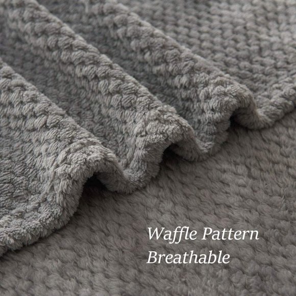 New Waffle Pattern Fleece Throw. - Picture 3 of 8